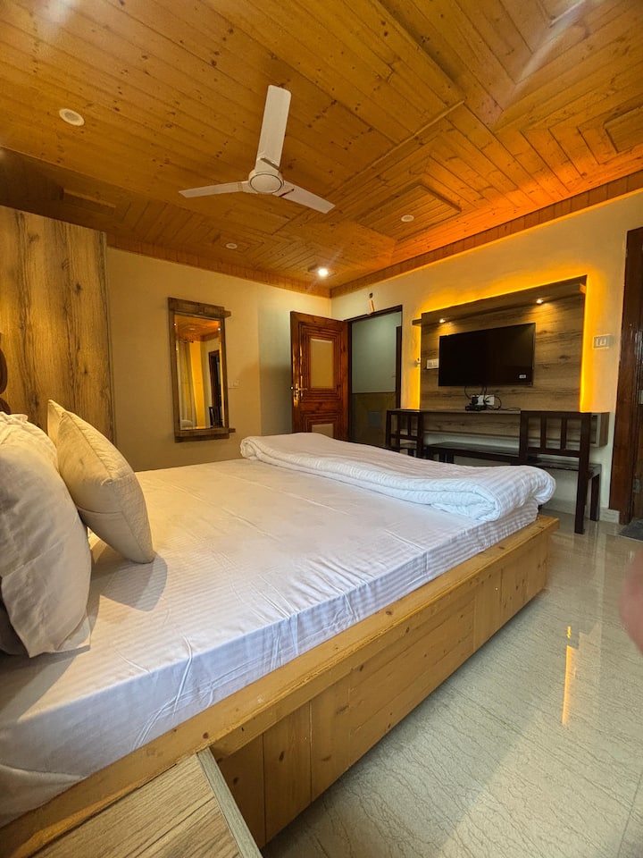 Peaceful Mountain Nest For 4 - Dalhousie