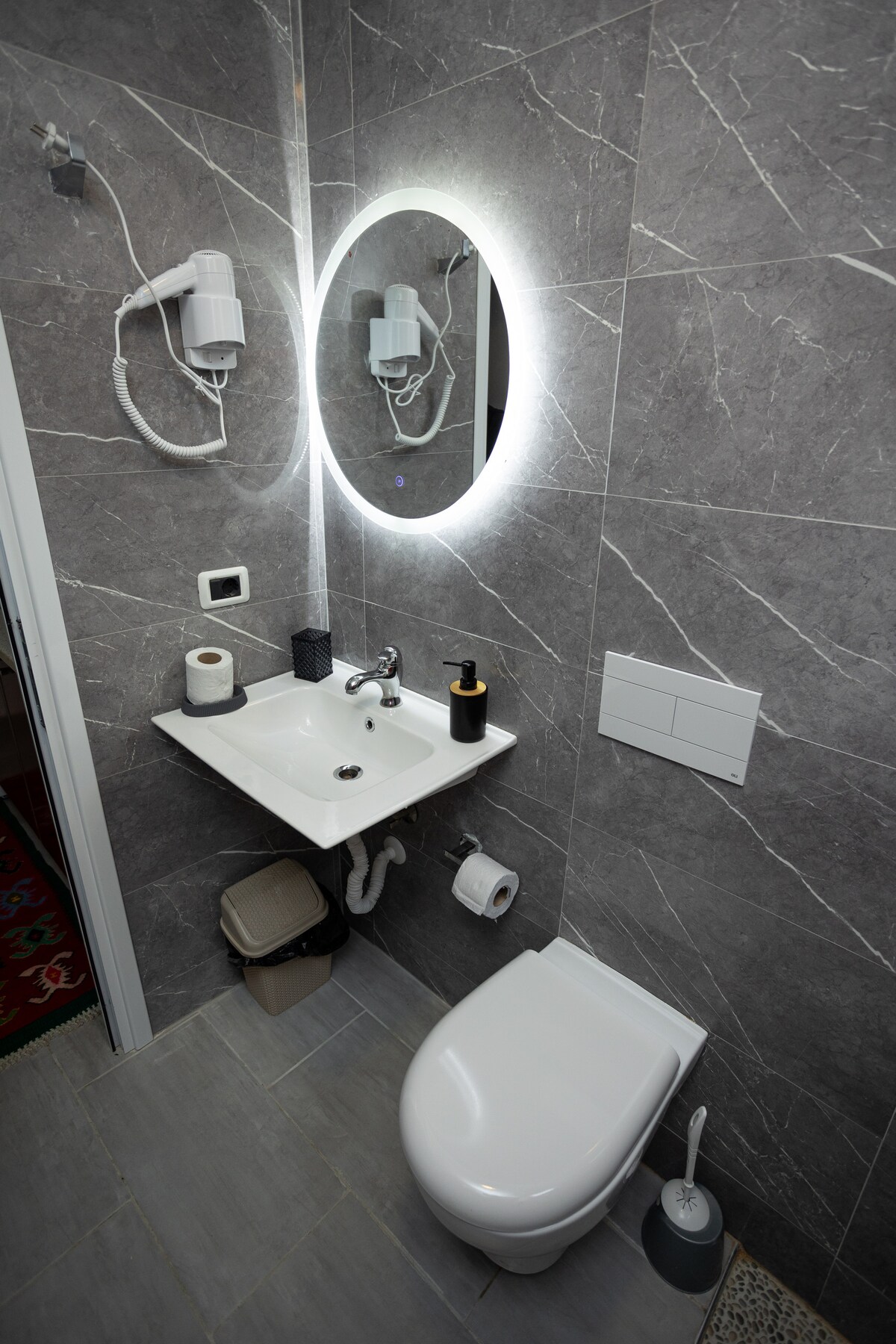 Listing 1427415817816748989