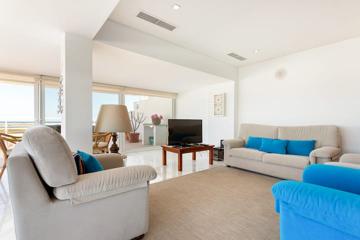 Seagull House – Ocean View With Pool @Homesbyfc - Fuseta