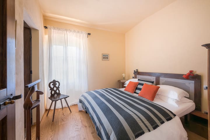 Cada dormitorio ofrece baño privado para mayor privacidad.