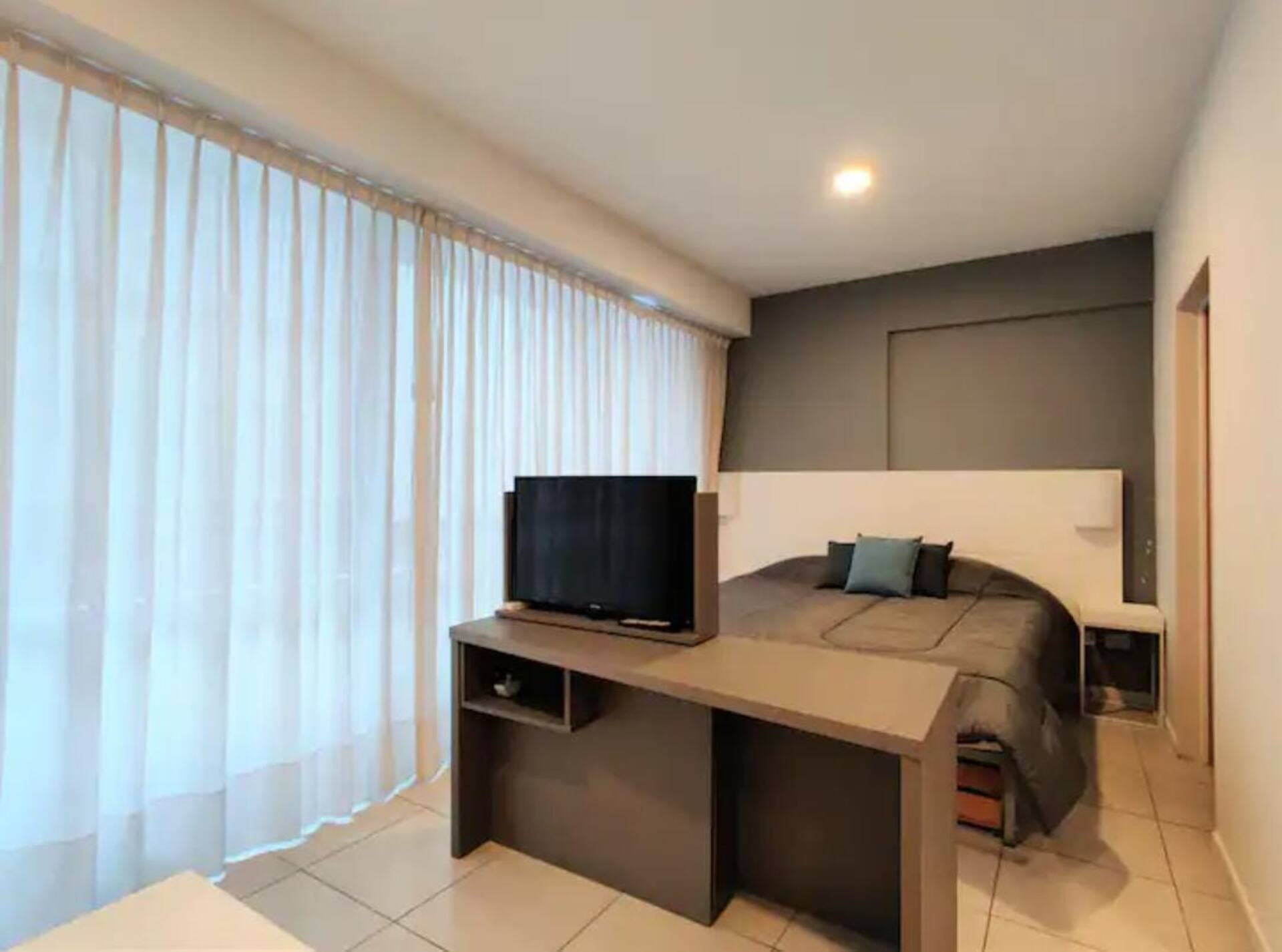 Fully equipped studio apartment in Monserrat
