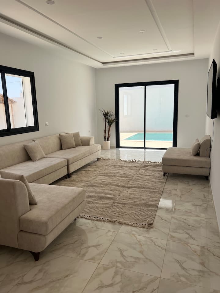 Superbe Villa à La Fois Moderne Et Traditionnelle - Djerba
