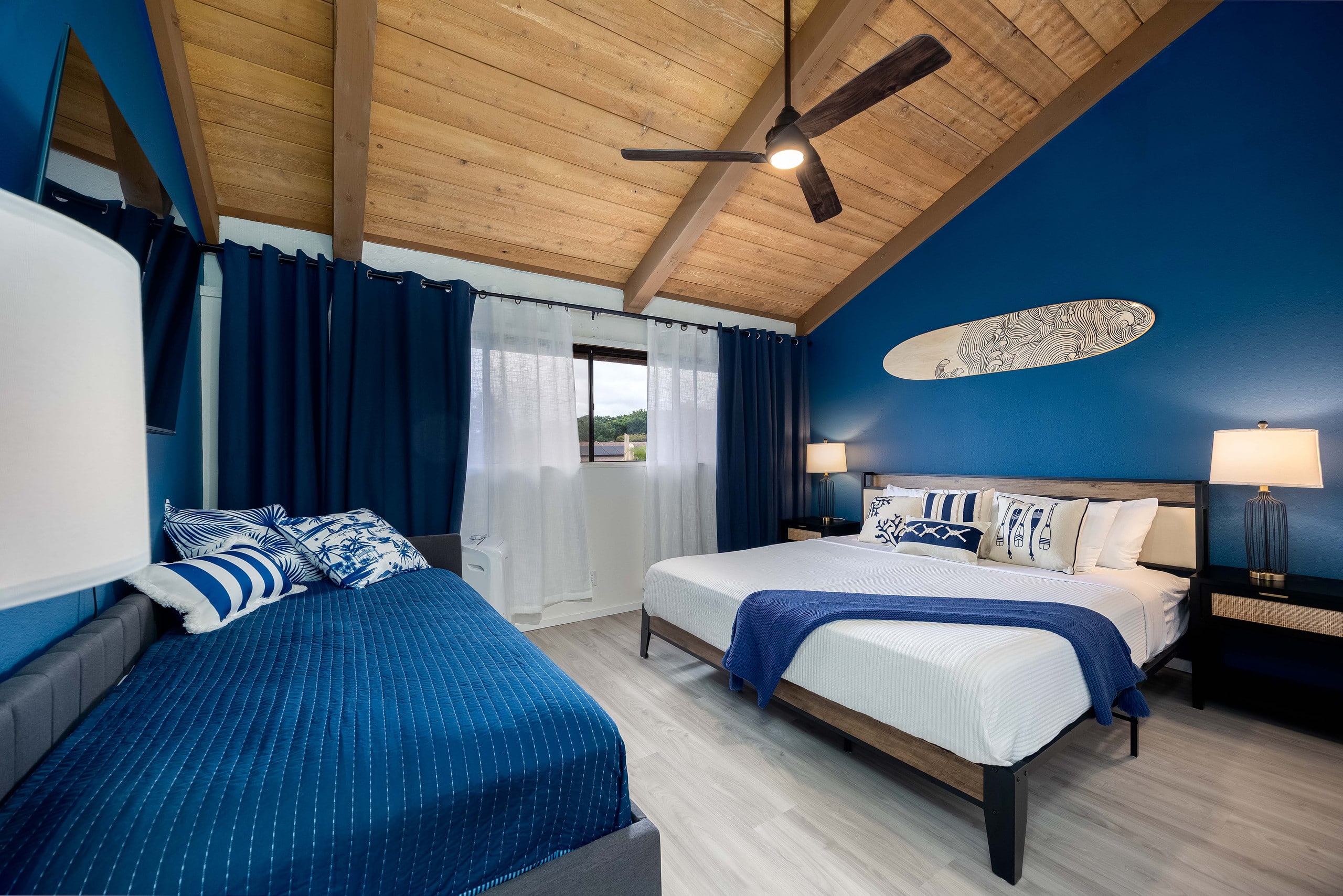 New 2 king beds AC heated pool - Photo 36