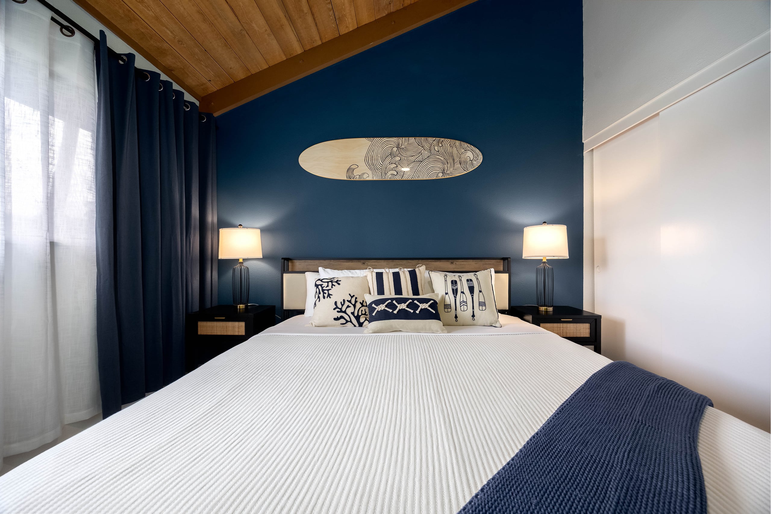New 2 king beds AC heated pool - Photo 35