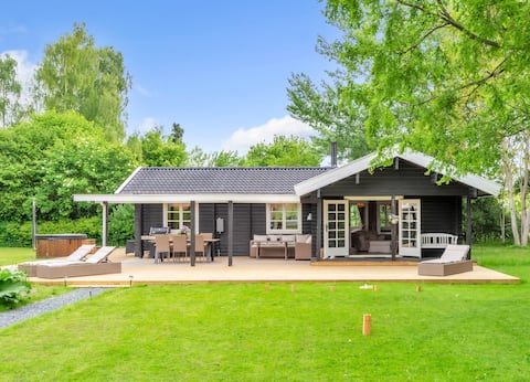 Wilderness bath l Near water l Idyllic