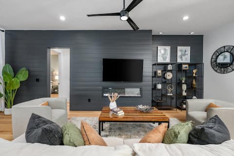 Top performing Airbnb: *Modern Lux*5BR HOME - SOCO & DT in Dawson