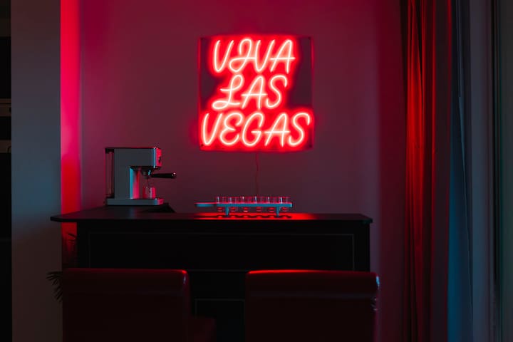 On LV Strip! Free Pool Access/Balcony/F1 Race View gallery image 5