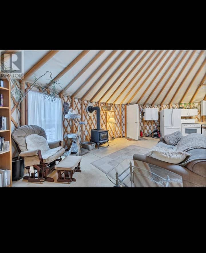 The Yurt Mahal - 혼비 섬