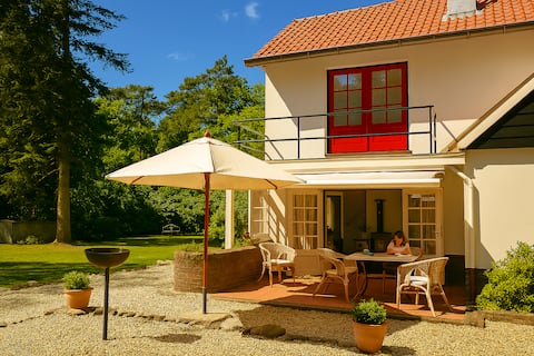 Detached villa "Boshuis de Dassenburcht"