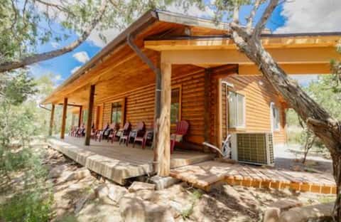 Family Friendly Log Cabin - Hot Tub