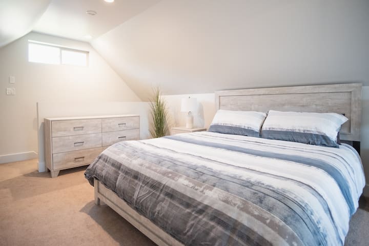 Bedroom image 2