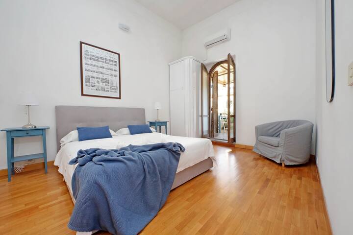 Vatican Apartment with Terrace gallery image 5