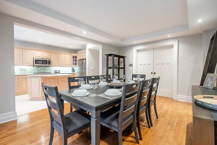 Newly Decorated 4BR House in Popular Rosedale! gallery image 2