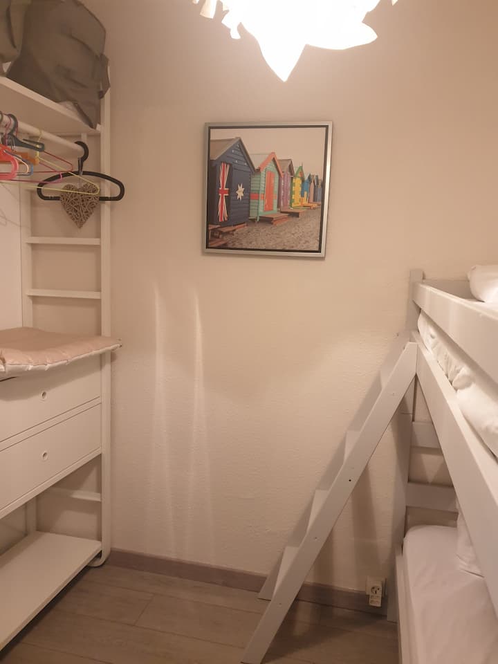 Rincón noche con armarios