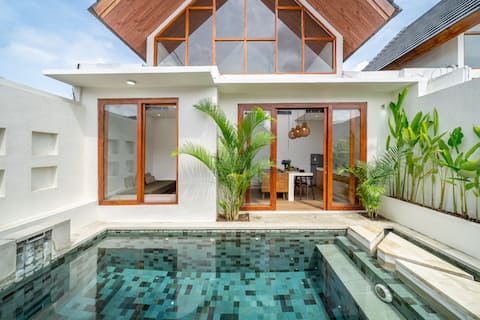 NEW Private Villa, Seminyak, 2 BDR, Beach Access