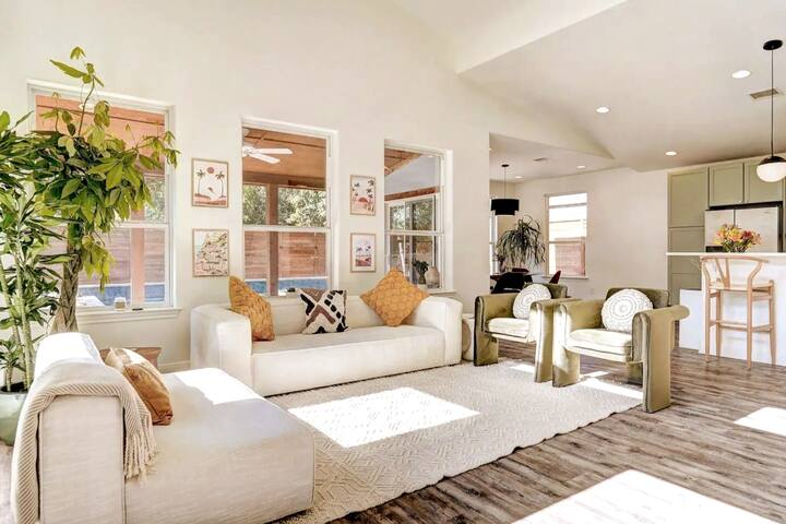 Urban Oasis: Chic Boho Getaway gallery image 3