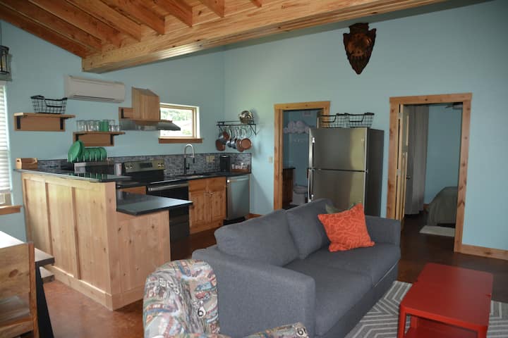 Tiny House On The Lake - Salina Park, Salina