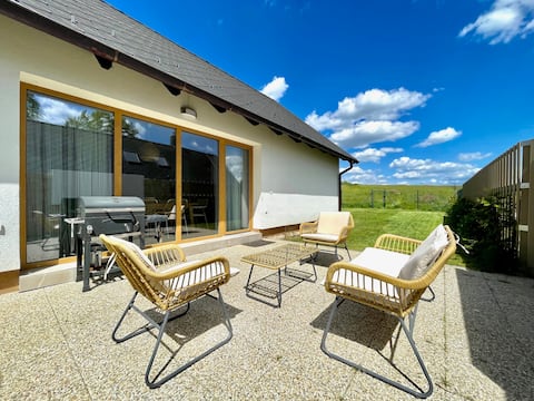 Cozy Family Escape Near the Lake