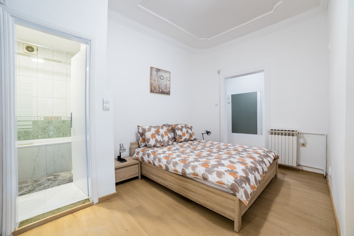 Urban Santiq | City Center