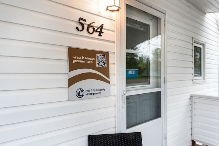 Waterfront Oasis | Chic, Kid-Friendly +Wharf Views gallery image 5