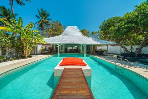 Villa Merano - Huge pool - Meno