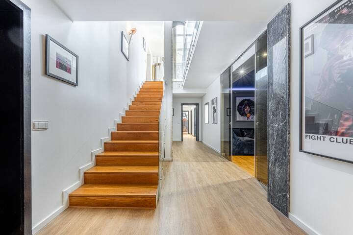 Extravagant 5-Bedroom Mansion gallery image 3