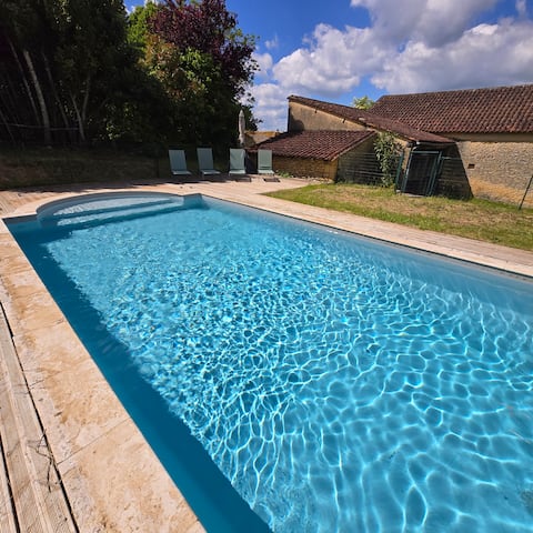 Espérier House with Pool