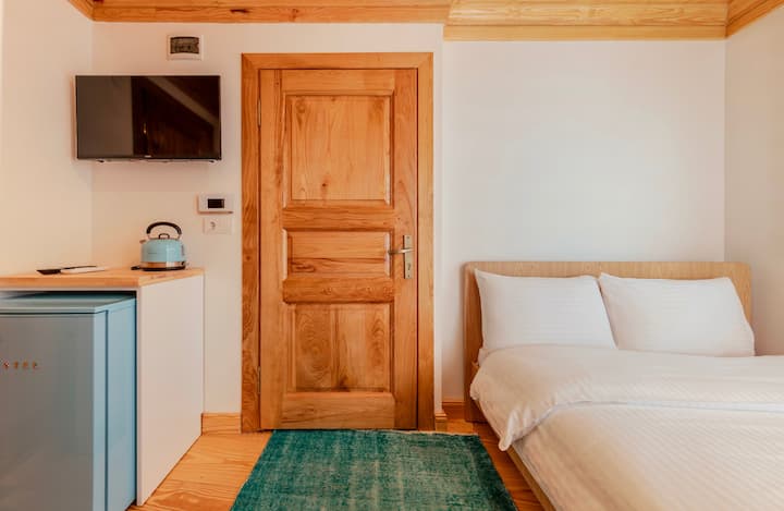 Economy Hotel Room / Center Of Historical Ortaköy - イスタンブール