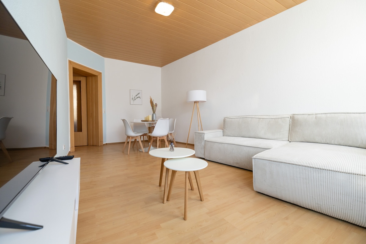 Annonce Airbnb populaire: LeHaStays Windorfer Str 1. OG à Kleinzschocher