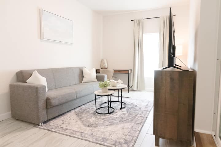 Modern Zephyrhills Stay | Pet Friendly - Zephyrhills, FL