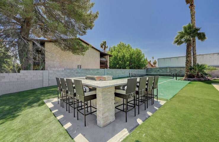 Private Paradise: Mins to Strip Convention Center gallery image 5