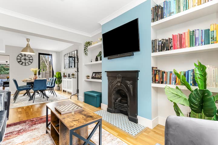 Elegant 4 Bedroom Family Home - Woolwich