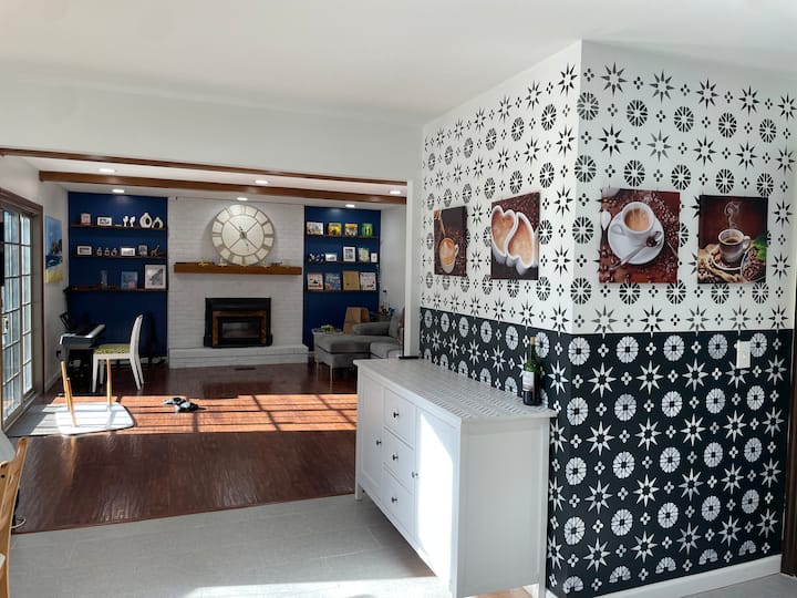 Tastefully Decorated Bedroom - Mason, OH