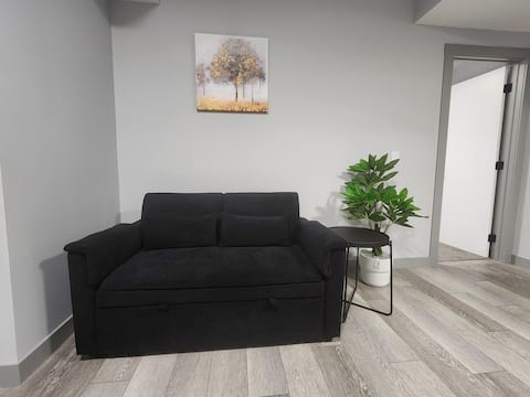 Popular Airbnb listing: Cozy Nest - 2 Bed Rooms Suite @ Glacier Ridge in Glacier Ridge