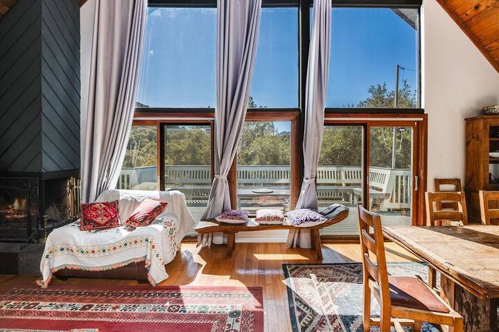 A-frame stunner 4 miles to beach, views, decks gallery image 4