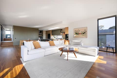 Top performing Airbnb: Architectural Rye Retreat w/ Heated Magnesium Pool in Rye