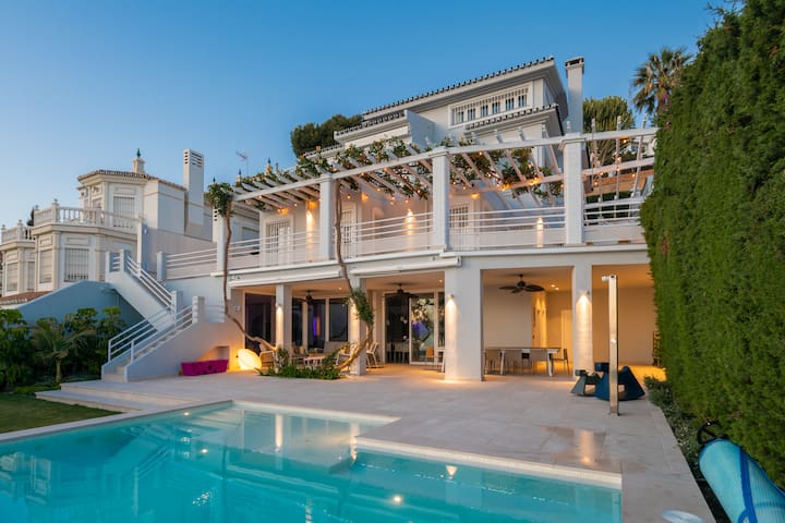 Home Select managed Airbnb listing 1