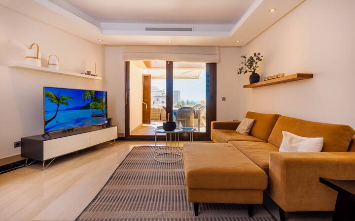 3br Penthouse With Private Pool, Sea View - Estepona