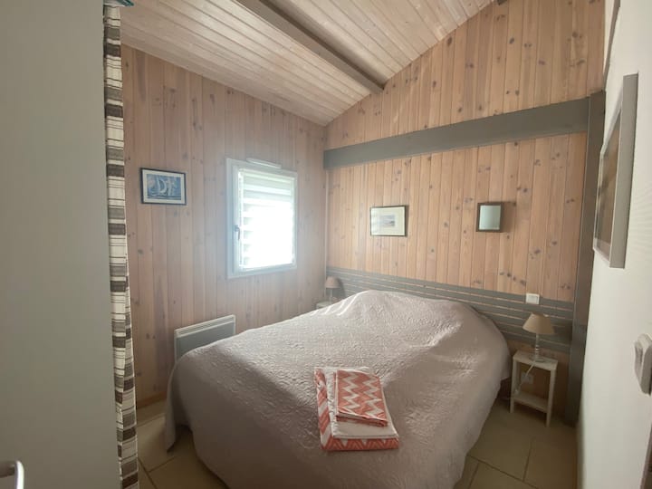 спалня 1 с легло 160x200 или 2x0.8x200