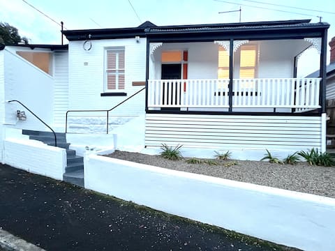 Tamalin Cottage - A West Hobart Gem