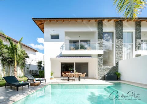3BR Luxury Townhouse with Private Pool- Dominicus