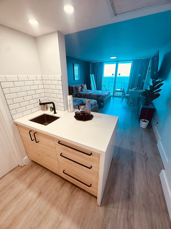 1229:balcony, Kitchen & Parking - Miami Beach, FL