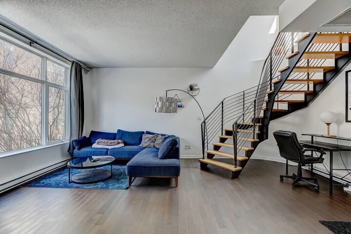 Modern 3 Bed Gem Downtown