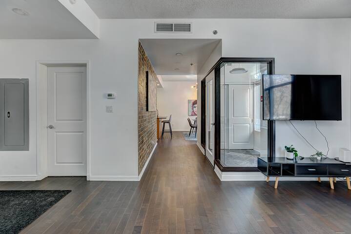 Modern 3 Bed Gem Downtown gallery image 4