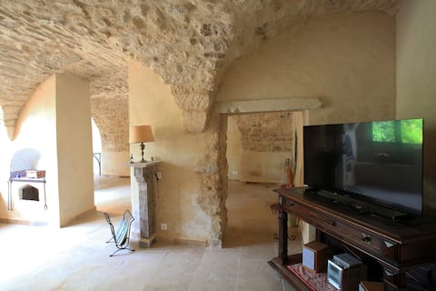 Top performing Airbnb: The little house of Garrigues in Gordes