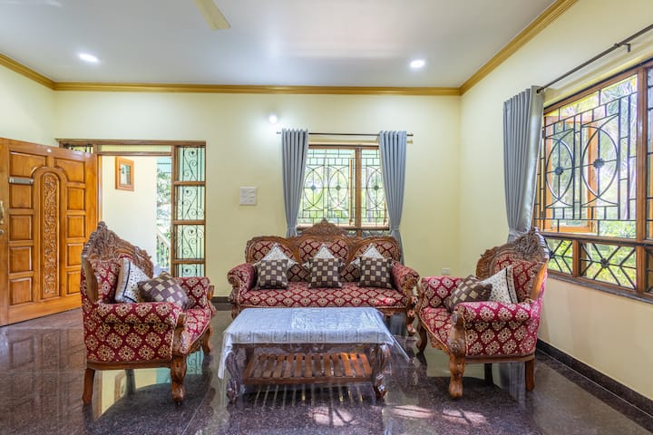 3br Villa | 15 Mins To Beach | Sleeps 6-8 | Wifi - 콜바