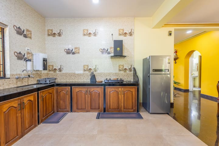 Cook Like Home: Full Functional Villa Kitchen.