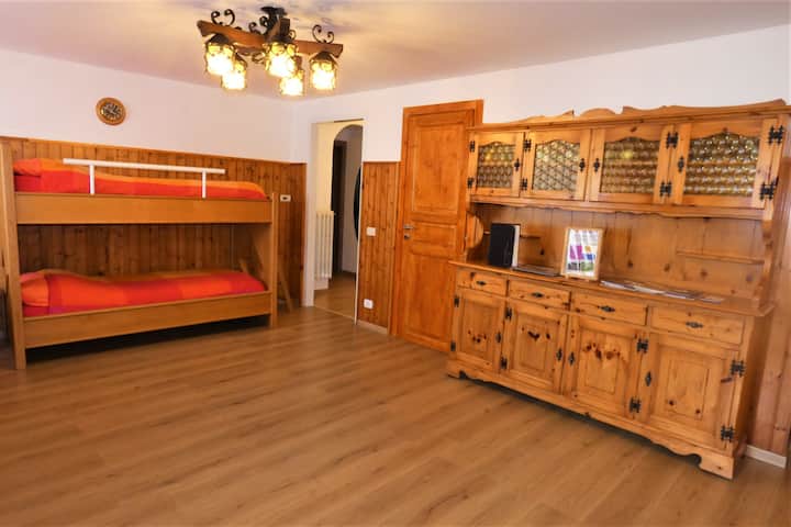 главна соба и брачни кревети