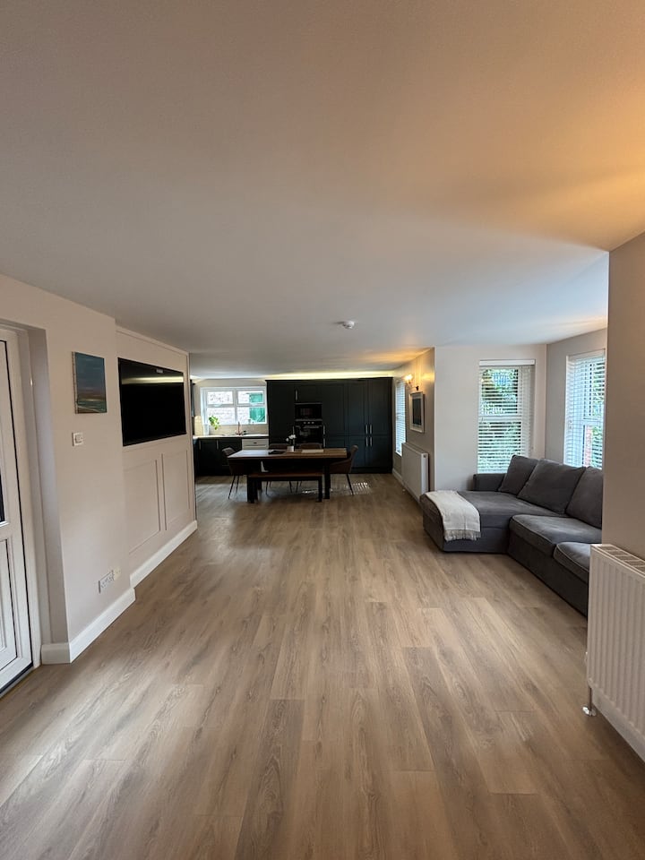 Cosy Renovated Flat, Ormeau Rd - Belfast