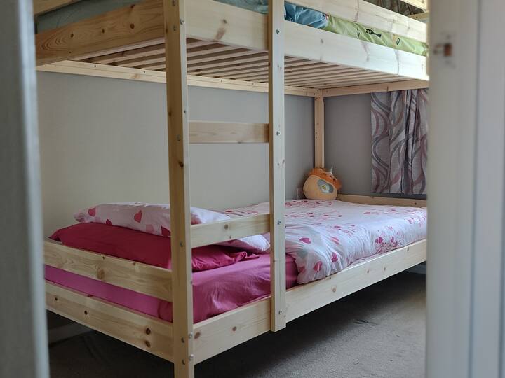 Chumba cha kulala 2 na kitanda cha ghorofa